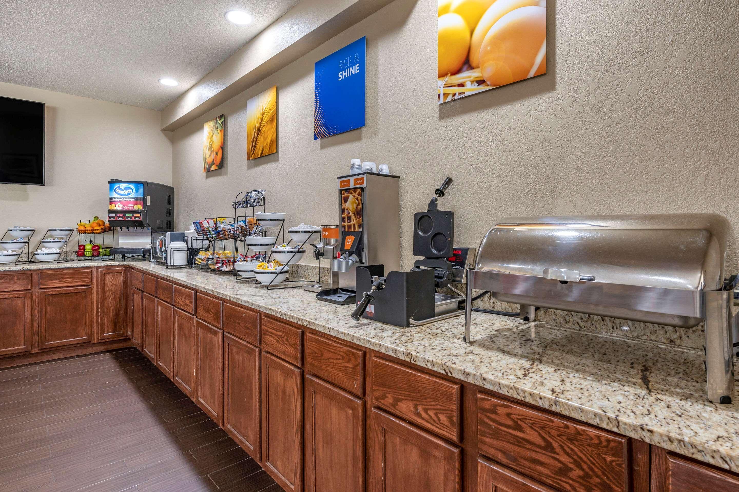 Comfort Inn Near Kokomo Speedway Esterno foto
